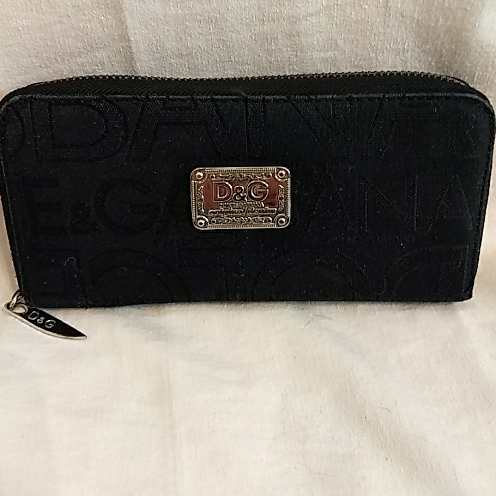 Dolce and gabbana wallet